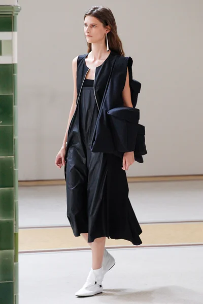 Look 10